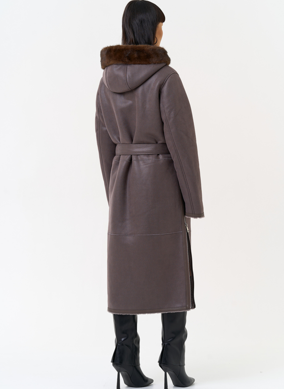 Женская дубленка из эко замши с поясом