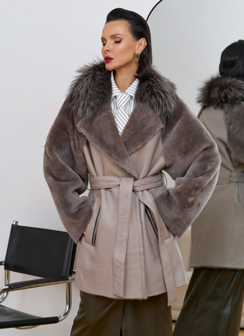 Женская натуральная дубленка с воротником из меха лисы