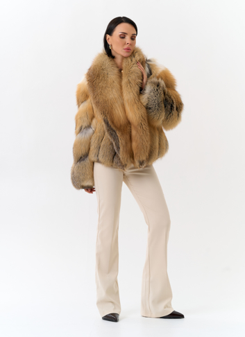 Укороченная шуба из меха рыжей лисы