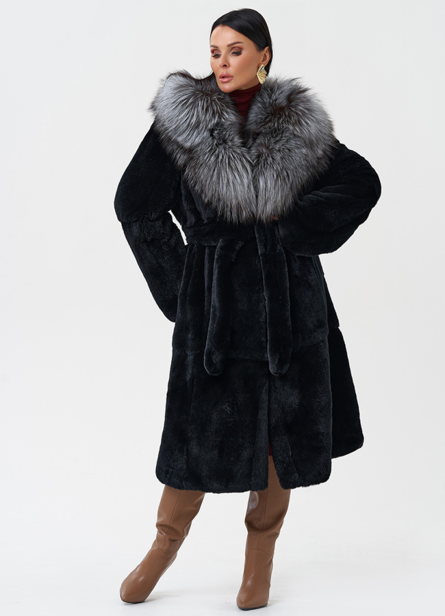 Шуба из меха кролика с капюшоном из чернобурки модель № 28905 универмаг малина