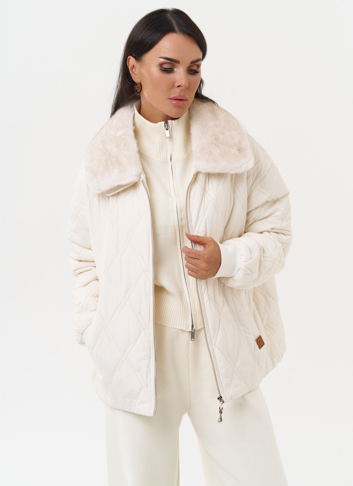 Женская куртка на молнии