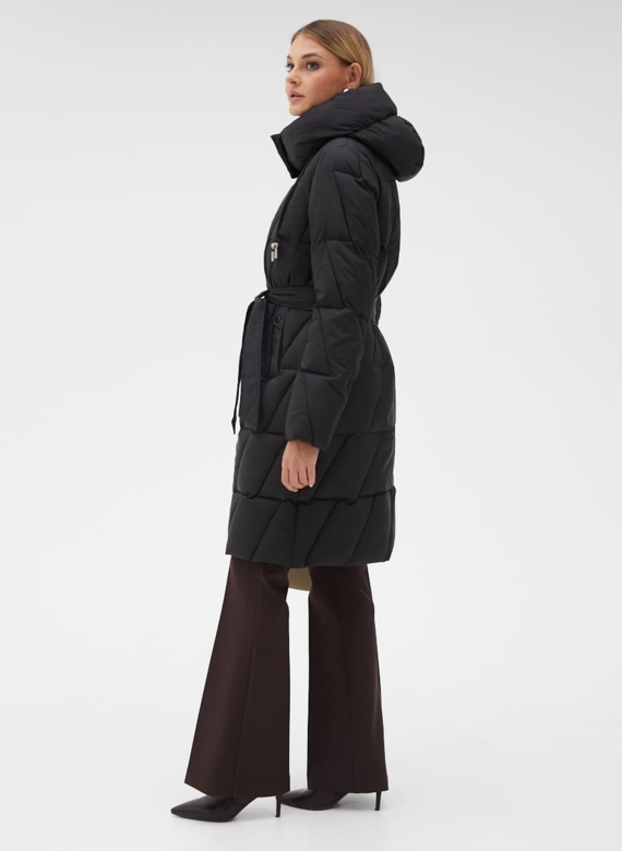 Женский пуховик с поясом