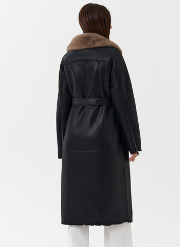 Длинная дубленка из эко кожи с английским воротником