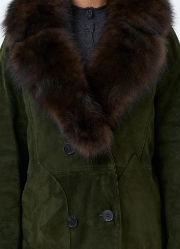 Женский пуховик из натуральной замши фото