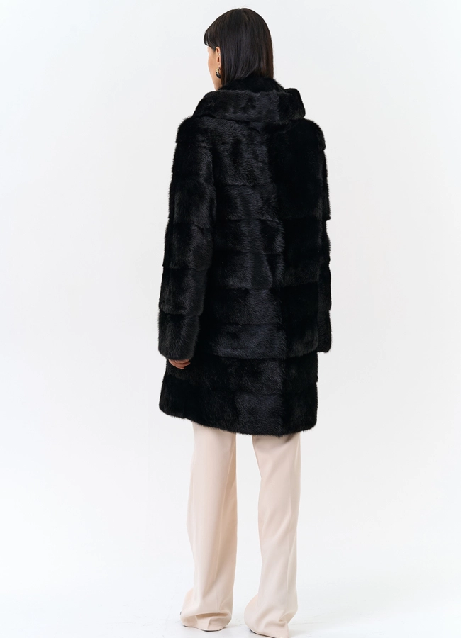 Шуба из норки с капюшоном черного цвета модель № 24727 в рассрочку
