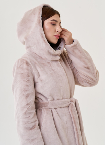 Двухстороннее пальто из эко меха с капюшоном