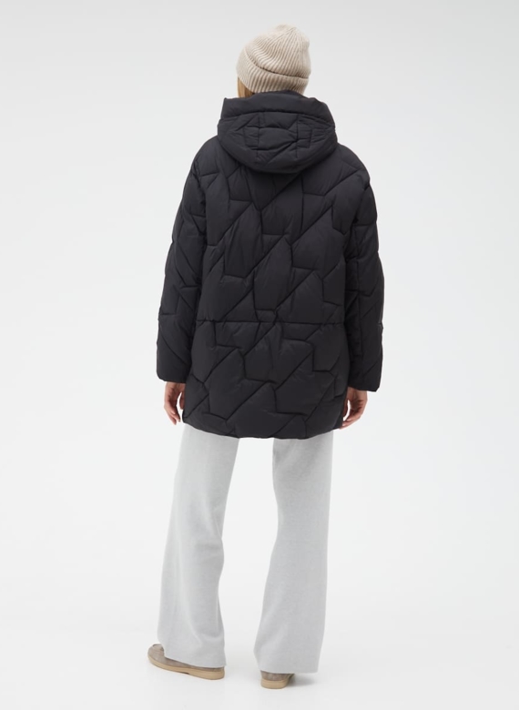 Женский удлиненный пуховик  капюшоном