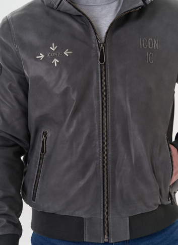 Мужская кожаная куртка "бомбер" с капюшоном