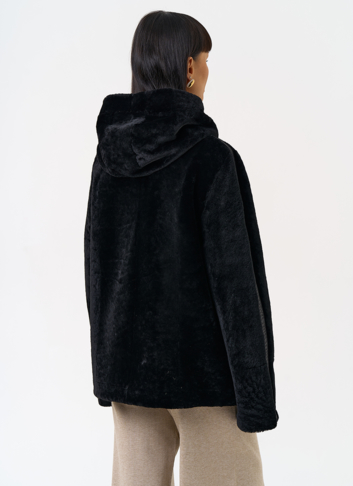 Женская двухсторонняя дубленка с капюшоном
