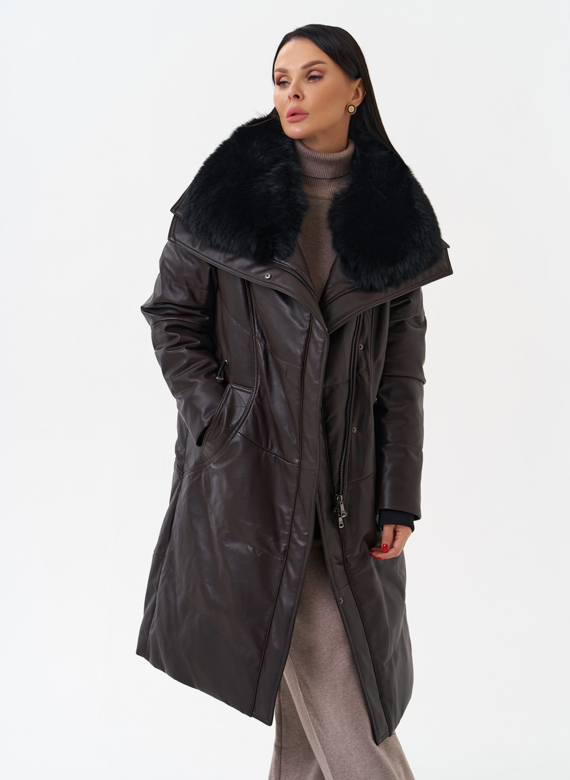 Женский кожаный пуховик с отделкой из натурального меха