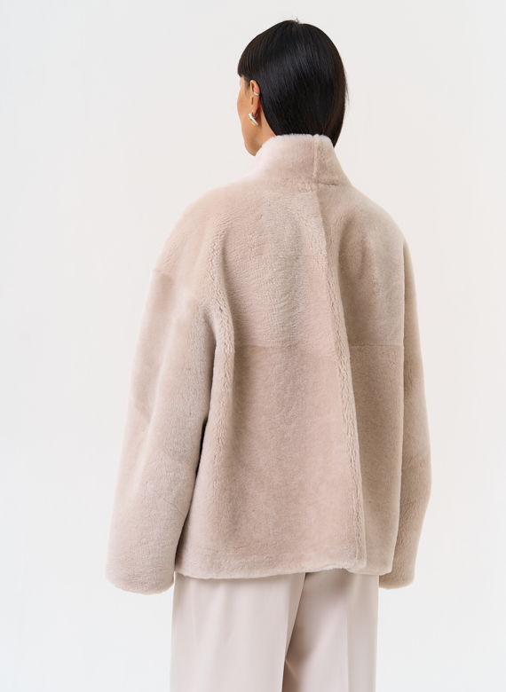 Светлая натуральная дубленка