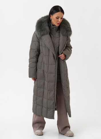 Женский пуховик с английским воротником