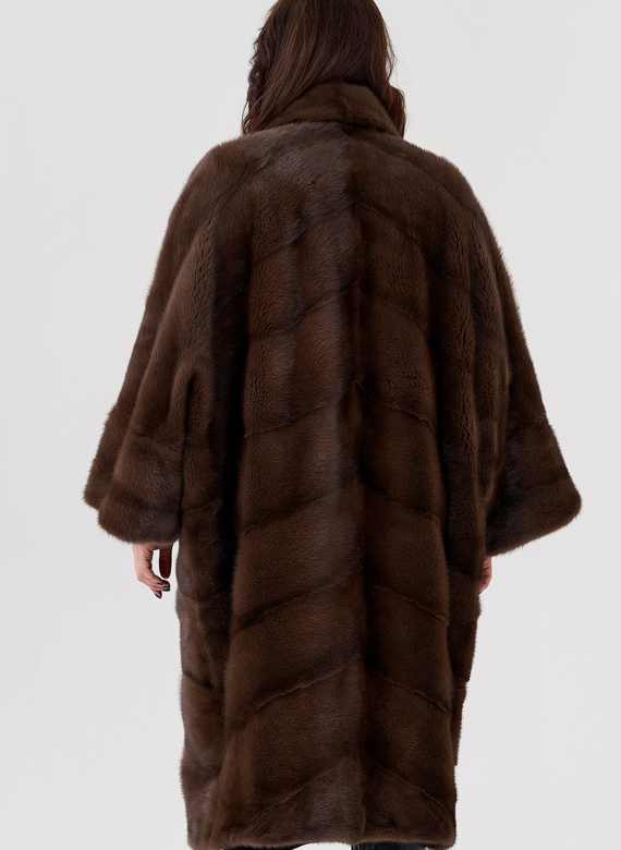 Шуба оверсайз с английским воротником