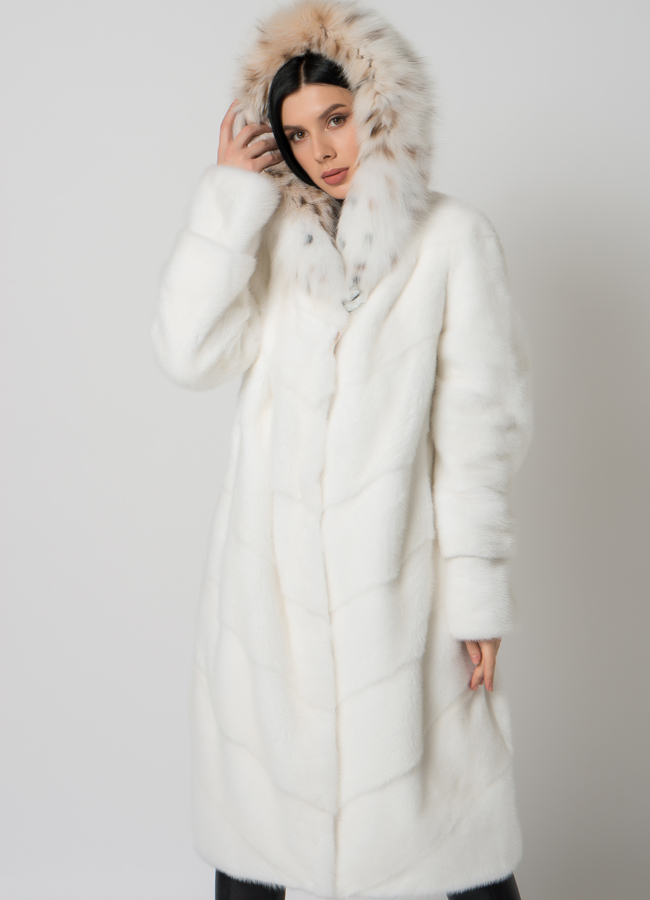 Белая шуба из норки с рысью модель № 25277 универмаг малина