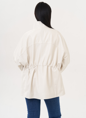 Удлиненная куртка из натуральной кожи белого цвета