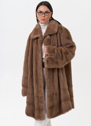 Шуба бежевого цвета из норки