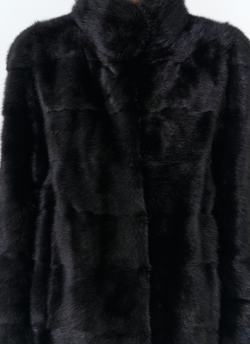Укороченная норковая шуба с воротником стойкой черного цвета 