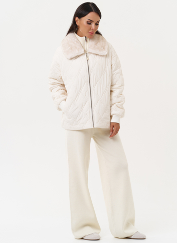 Женская куртка на молнии