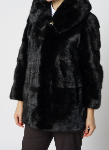 Укороченная норковая шуба черного цвета 2 в 1