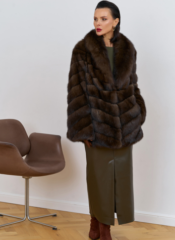 Женская шуба из соболя с воротником шаль