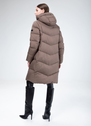 Женский пуховик с капюшоном 