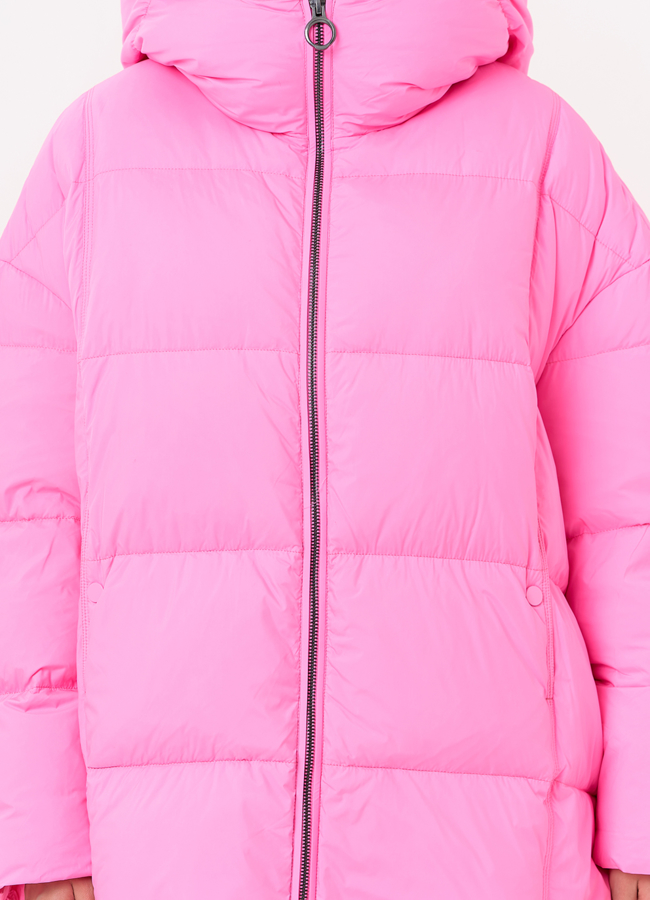Женский яркий пуховик с капюшоном модель № 31590 универмаг малина