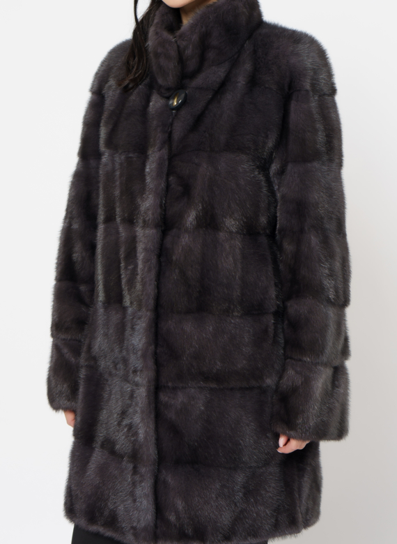 Норковая шуба с воротником стойка в цвете графит