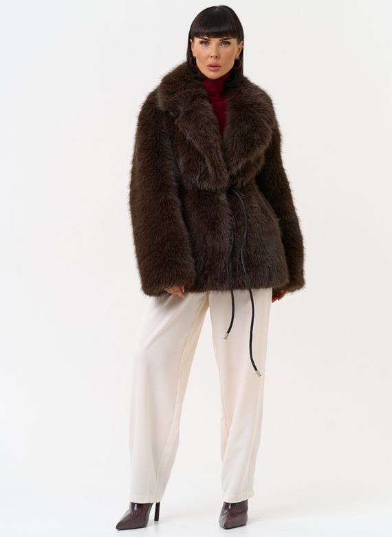 Женская шуба из эко меха с английским воротником