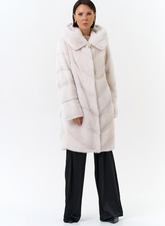 Светлая норковая шуба с капюшоном