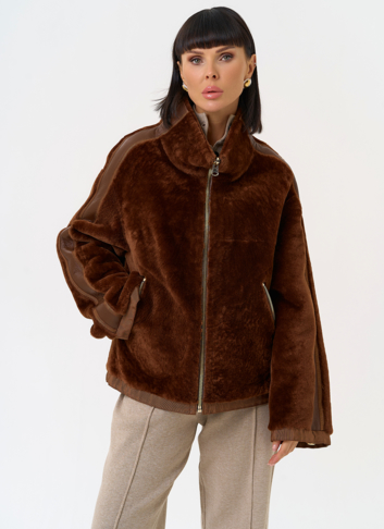 Короткая двухсторонняя дубленка в коричневом цвете