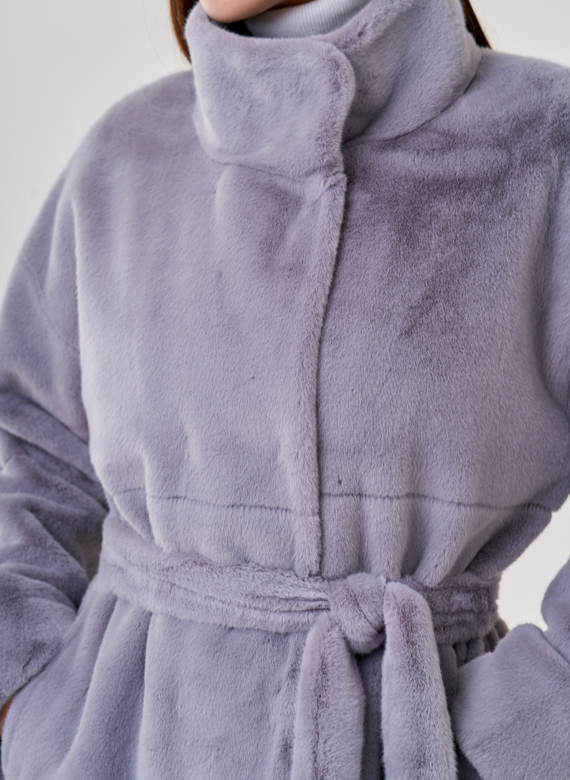 Женское пальто из искусственного меха 