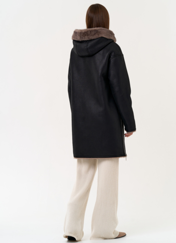 Женская двухсторонняя дубленка из эко замши с капюшоном