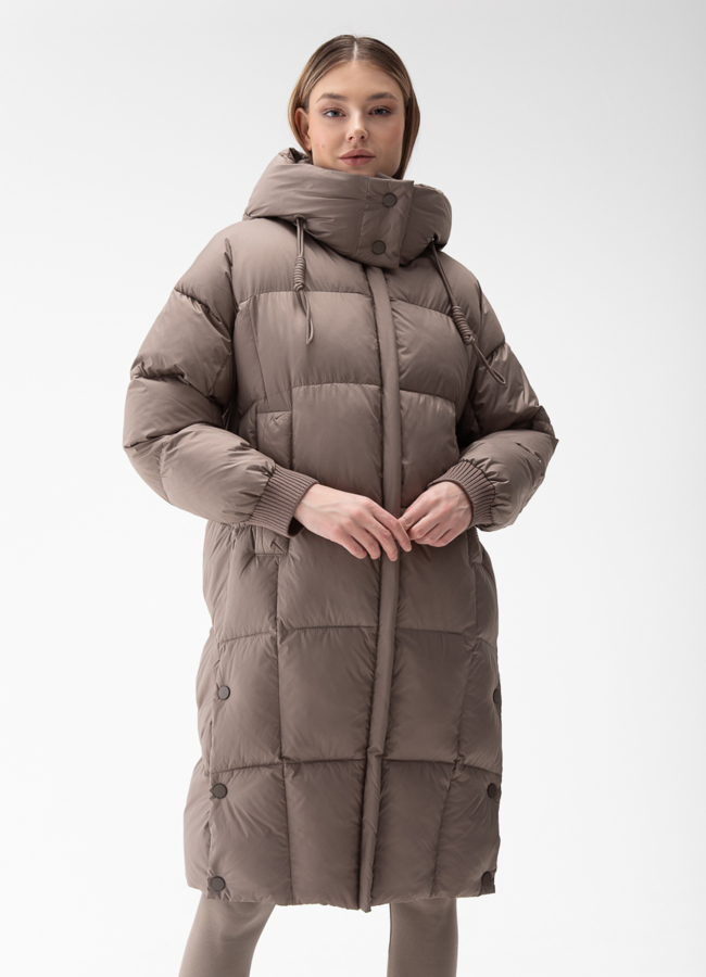 Женский пуховик с капюшоном  модель № 28012 меха малина