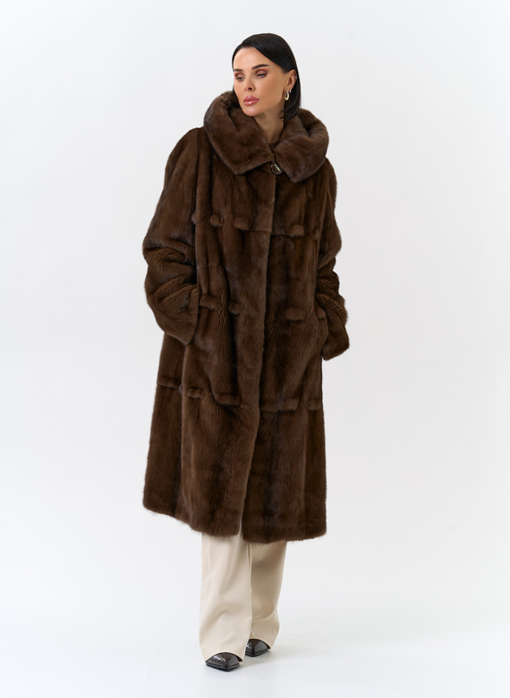 Женская шуба из меха норки с капюшоном 