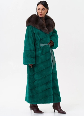 Норковая шуба с капюшоном из меха куницы фото