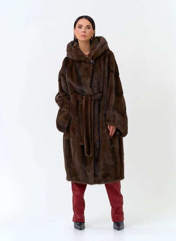Женская шуба из меха норки с капюшоном фото