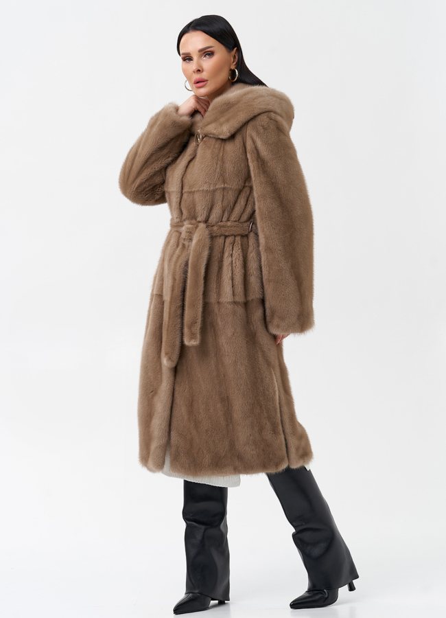 Длинная шуба с капюшоном  модель № 29229 универмаг малина