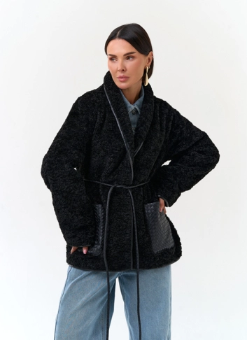 Женская куртка из экомеха с карманами из экокожи