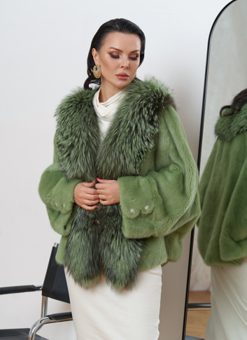 Короткая шуба из норки с мехом из чернобурки