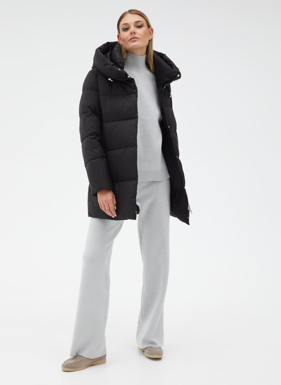 Женский пуховик с капюшоном