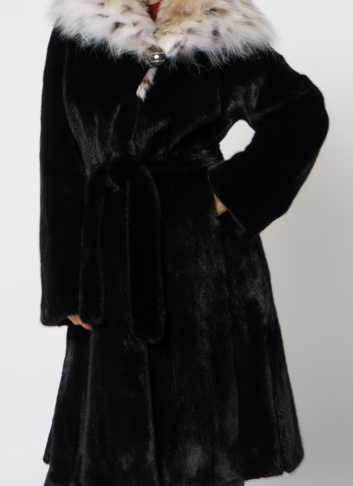 Норковая шуба с рысью в черном цвете