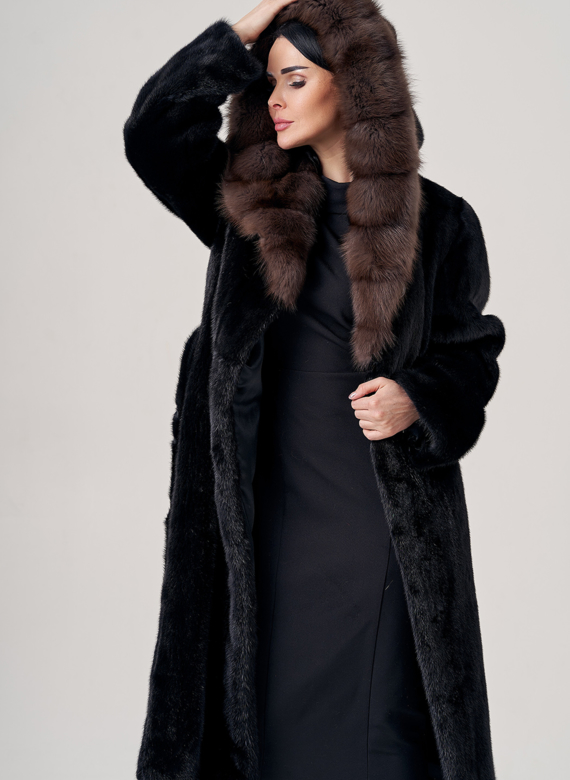 Шуба из норки с капюшоном 