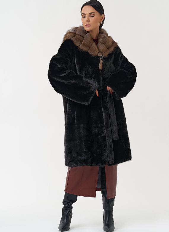 Норковая шуба с капюшоном из меха куницы