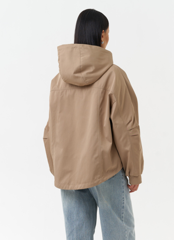 Короткая женская ветровка с капюшоном