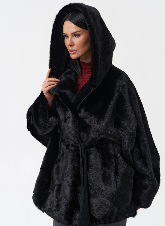 Шуба с капюшоном и норки