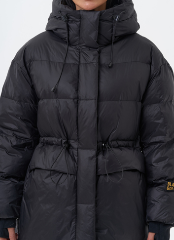 Женский пуховик черного цвета