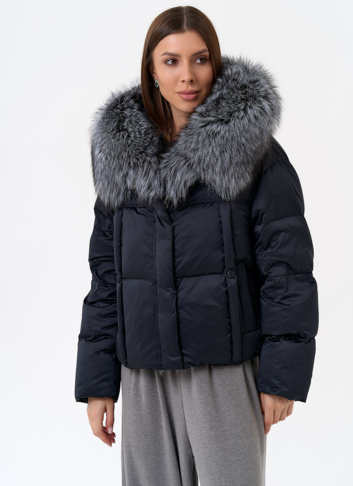 Женский пуховик с капюшоном из меха чернобурки