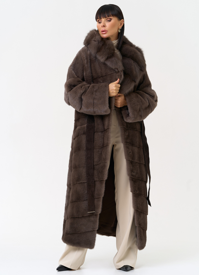 Длинная шуба из меха норки с капюшоном из меха куницы модель № 28667 универмаг малина