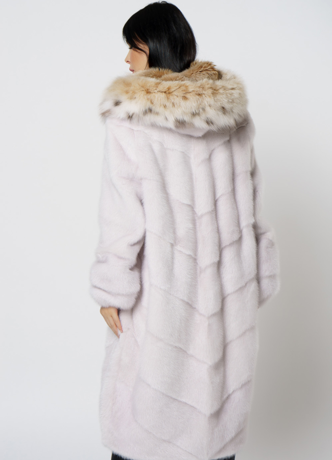 Светлая шуба с рысью модель № 25005 в кредит
