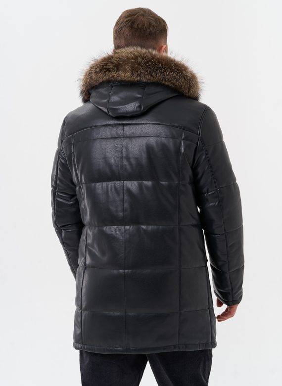 Пуховик из эко кожи с капюшоном из меха енота